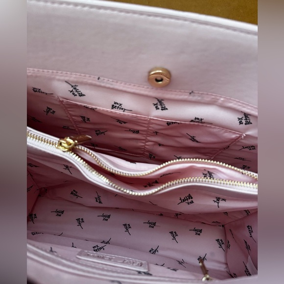 Betsey Johnson XOMATTIE Valentine Tote Handbag Pink - Picture 7 of 7